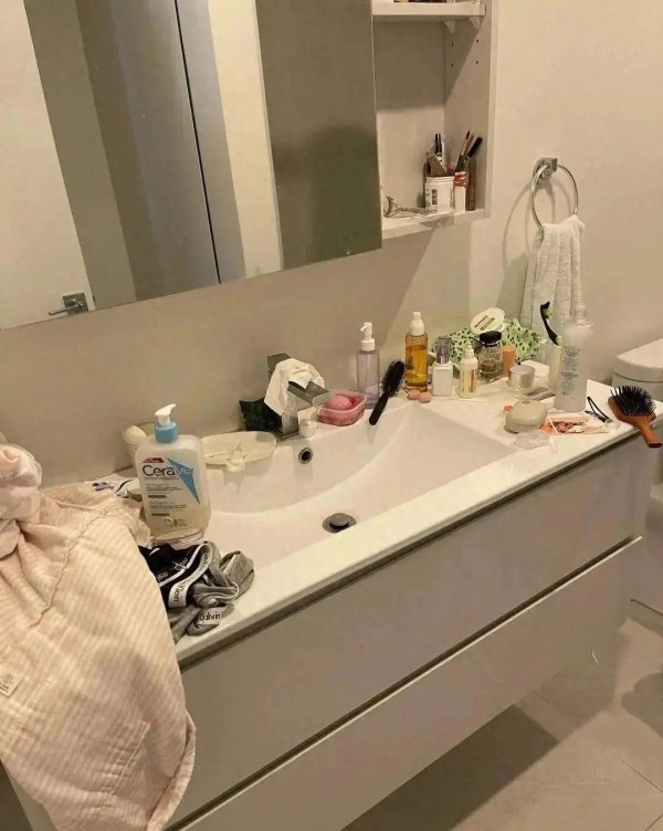 盈富配资 被中年阿姨的“卫生间智慧”折服了，会生活的人，在哪都让人喜欢