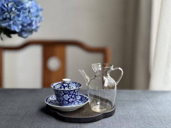 e路配资 白茶白牡丹的标准喝法，老茶客手把手展示，有图有真相